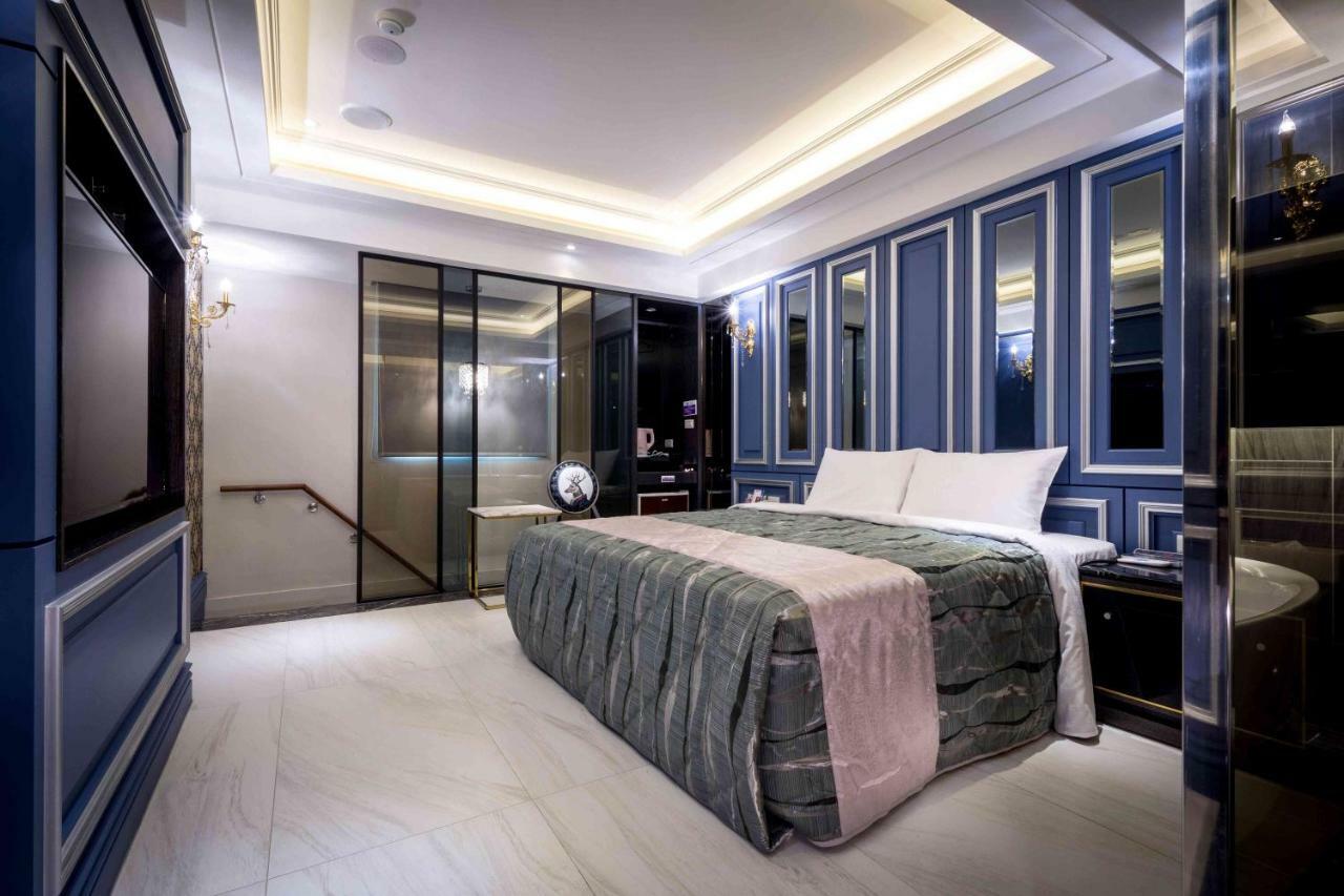 Ouge Motel - Fengshan Kaohsiung Exterior photo